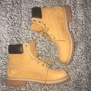 *brand new, never worn* Timberland boots